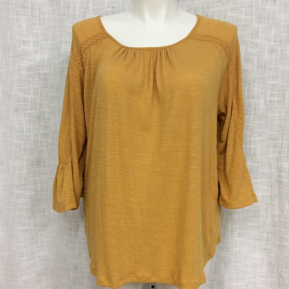 Cable & Gauge Woman 1X Gold 3/4 Sleeve Slip On Top